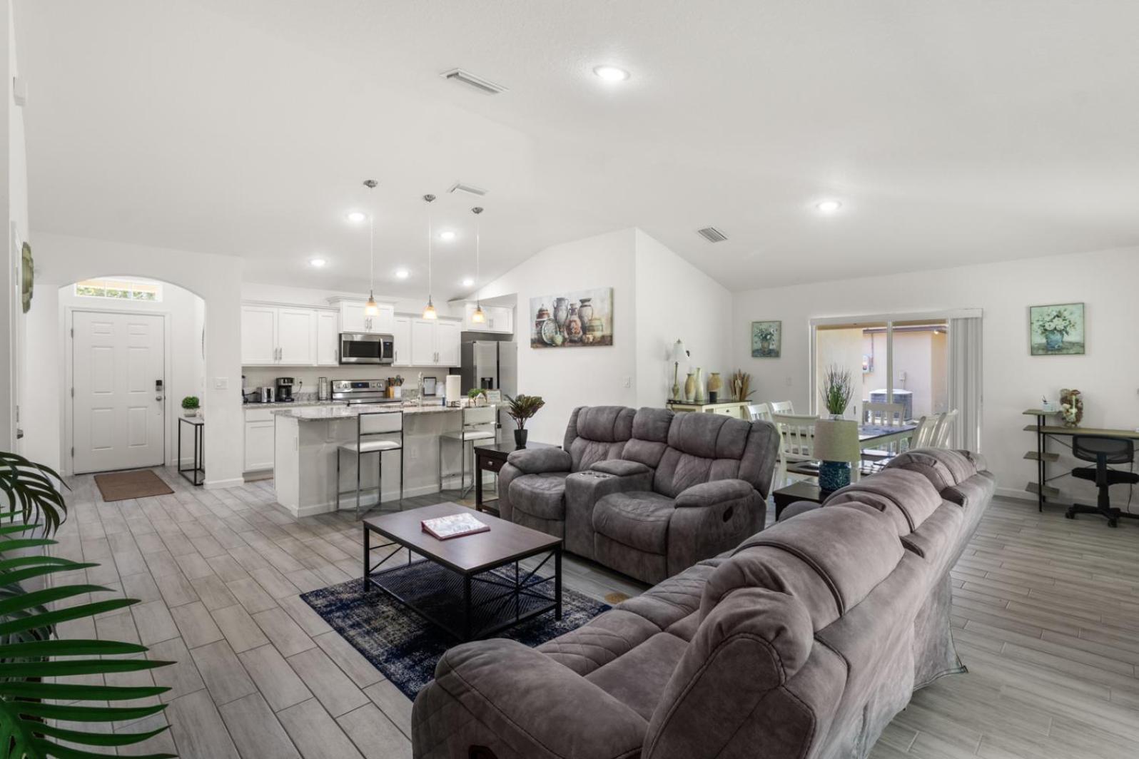 Cozy 4 Bedrooms New Construction Home Пойнсиана Экстерьер фото